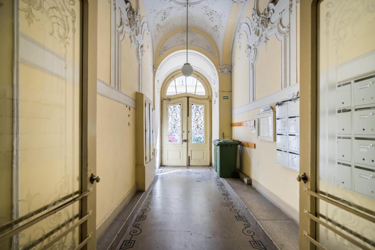 Basilika View Imperial Suite -Sas Street -Need Reservation For Free Parking Budapest Exterior photo